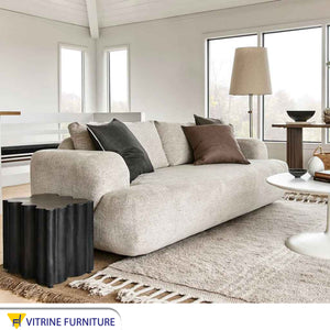 Distinctive sofa in off-white color