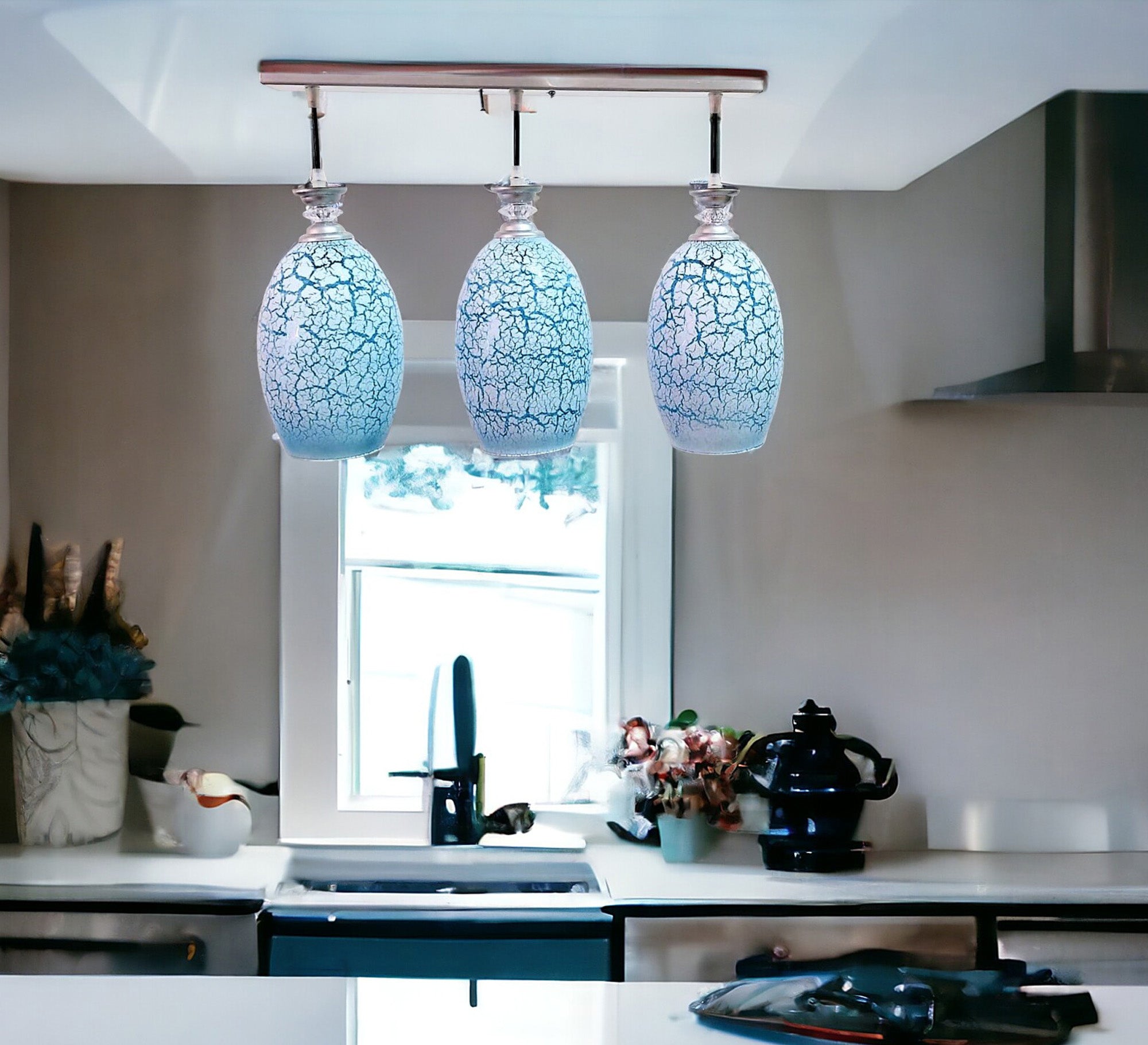 Triple lined pendant with glass pendants