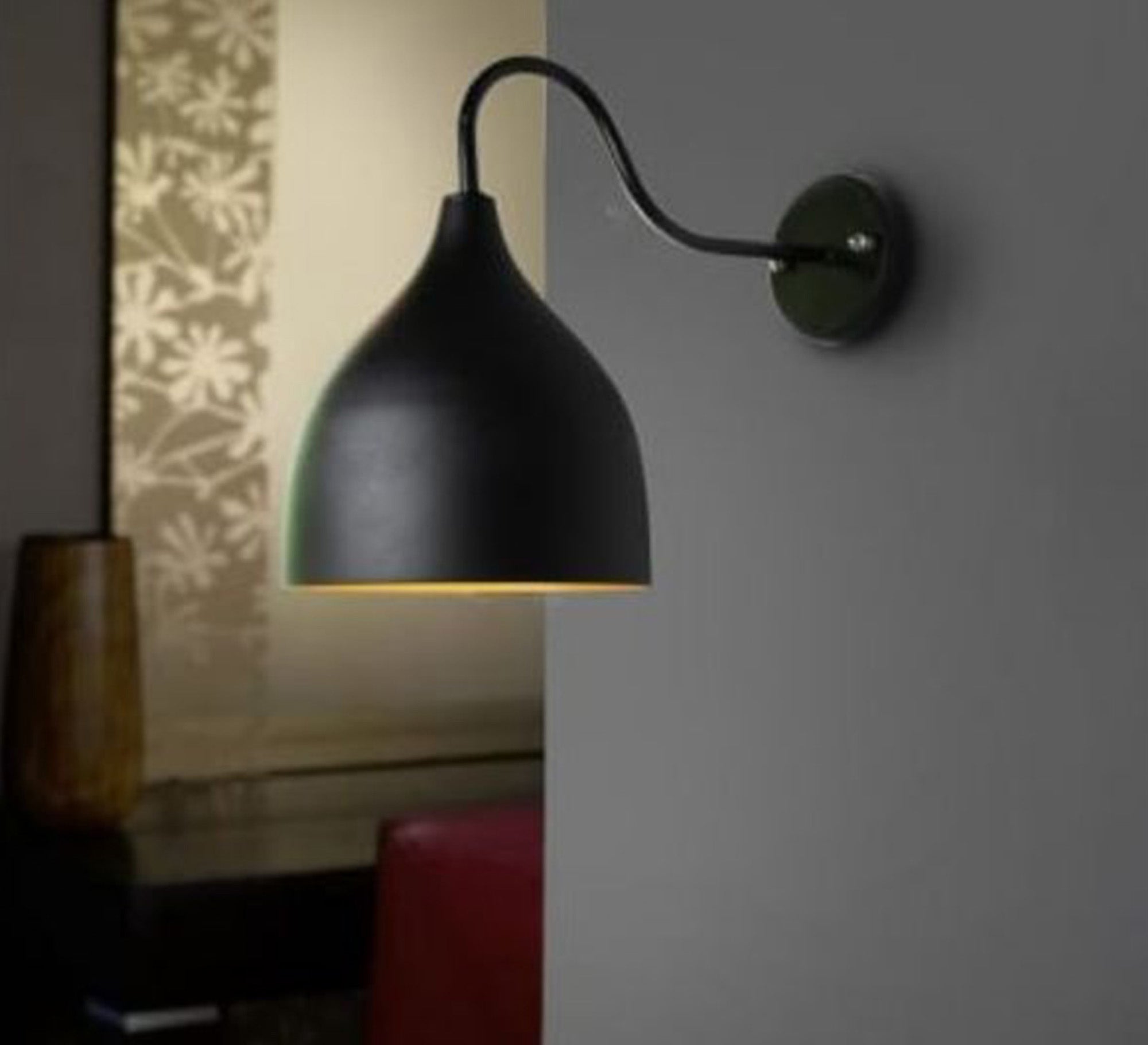 Metal wall lamp