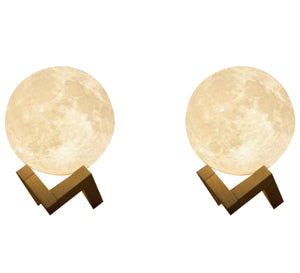 2 spherical lamps with wooden base