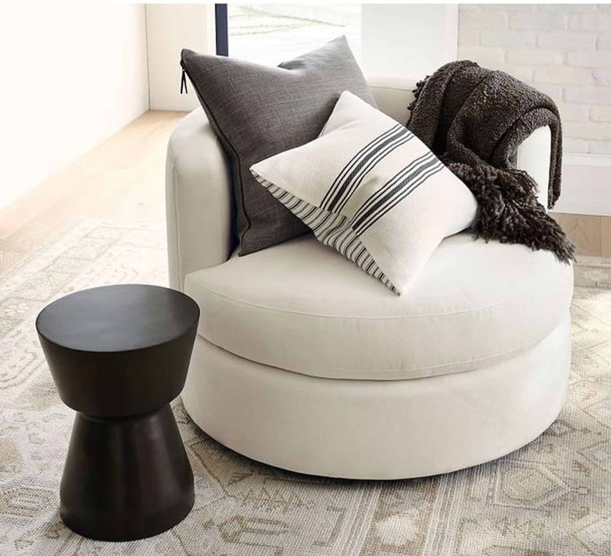 White round chair with elegant design