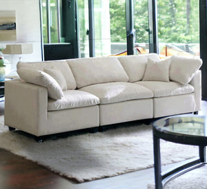 Triple sofa in off-white color