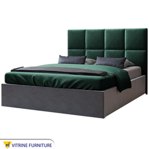 سرير اخضر داكن بضهر مربعات