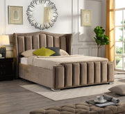 سرير بمسند ظهر ورأس منجدين رأسيا