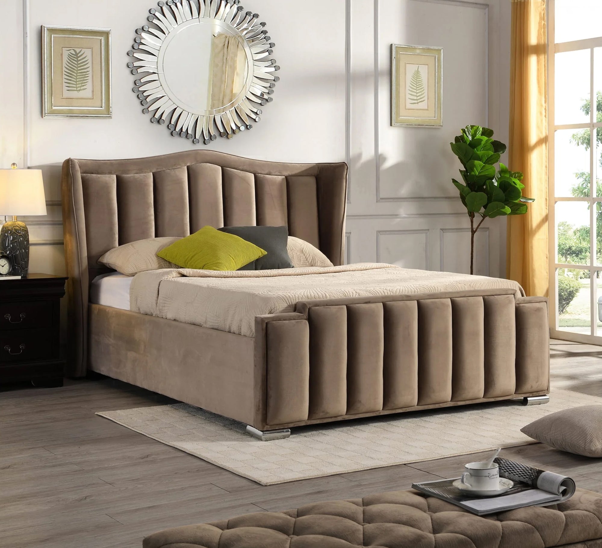 سرير بمسند ظهر ورأس منجدين رأسيا