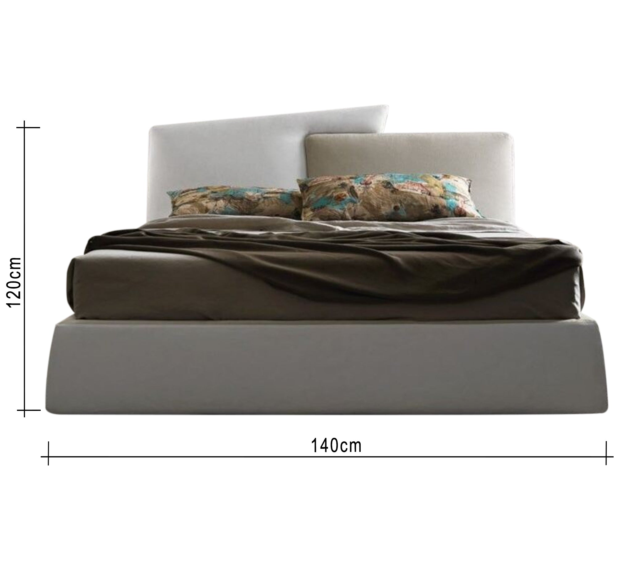 سرير باللون الأبيض والبيج