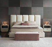 سرير بفخامة عصرية لراحة مثالية