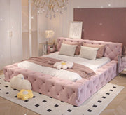 سرير وردي فاخر مبطن بالكامل وكبير