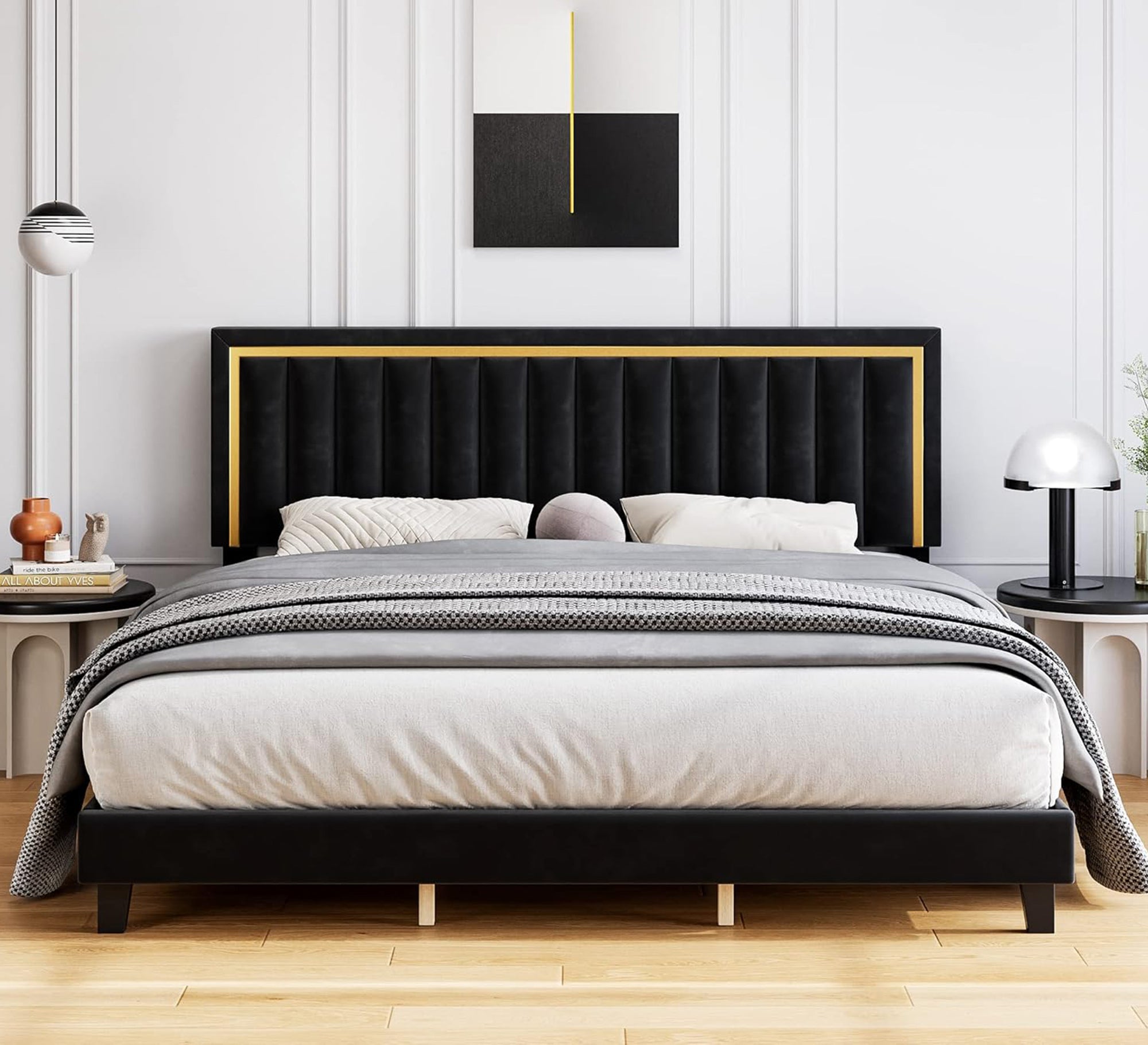 سرير أسود بفخامة ذهبية وأناقة معاصرة