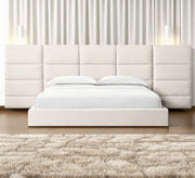 سرير مريح وبسيط وباللون الاوف وايت الفاتح