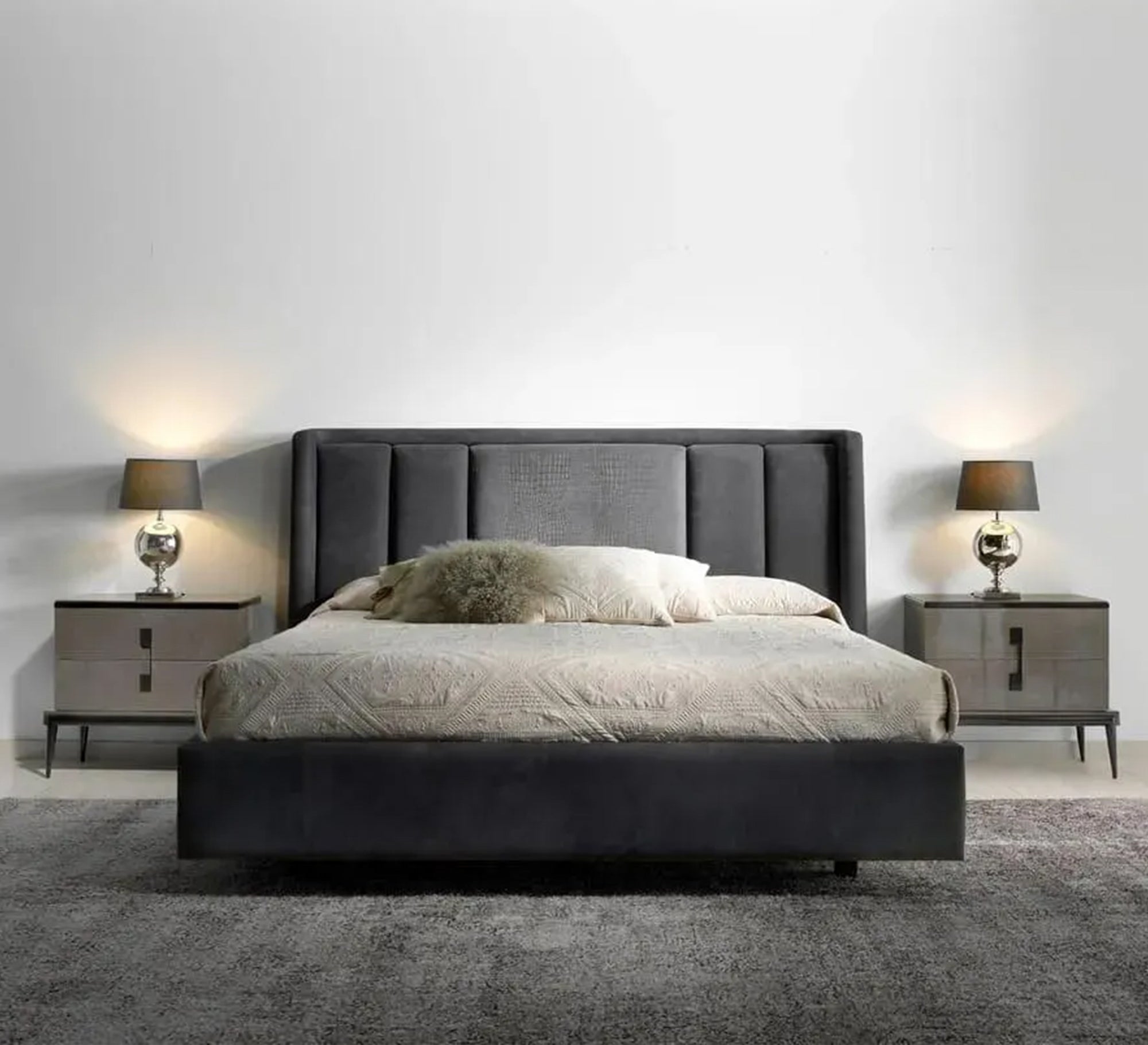 سرير عصري أنيق فاخر داكن ومريح