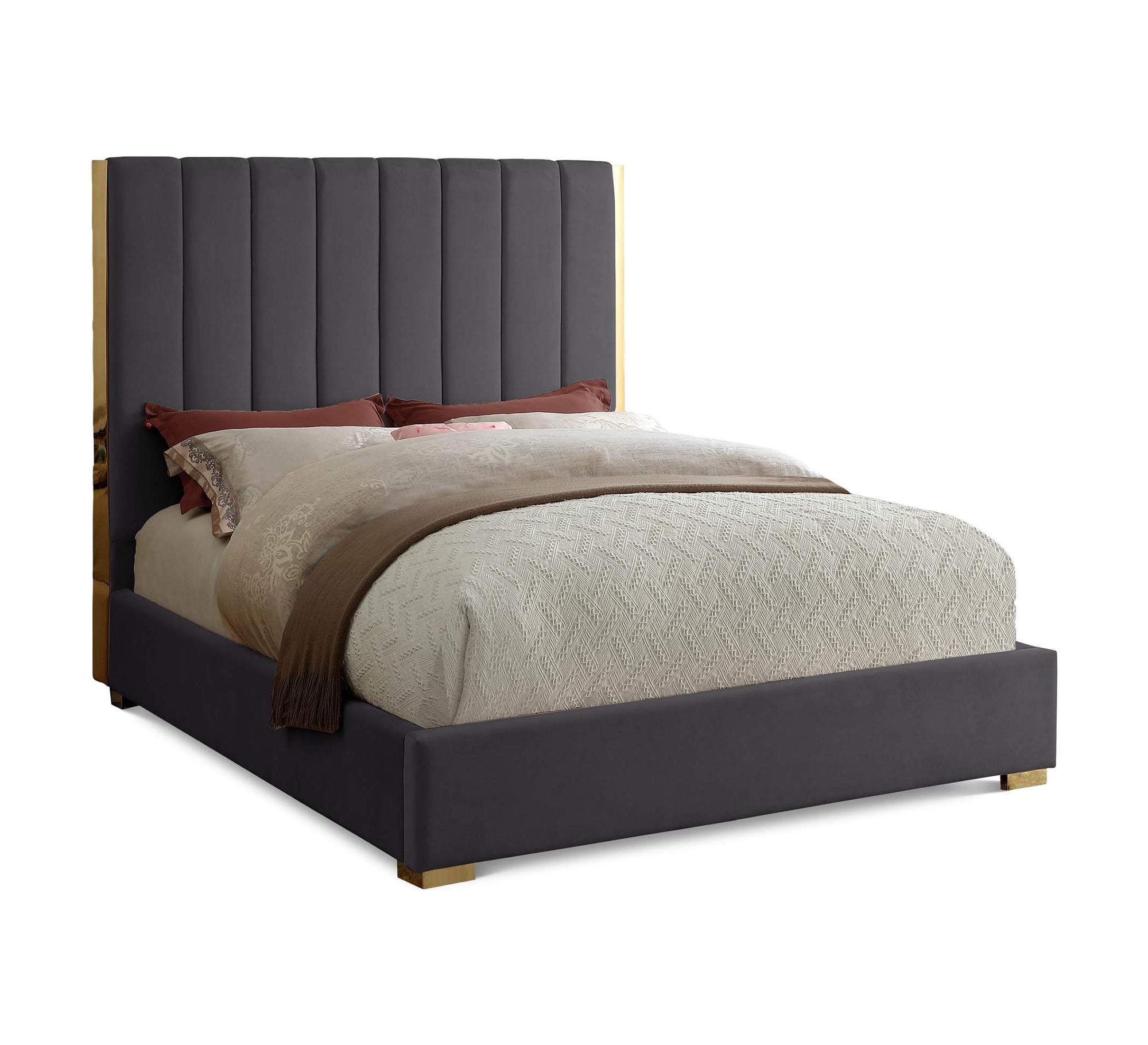 سرير رمادي بإطار ذهبي وفخامة عصرية