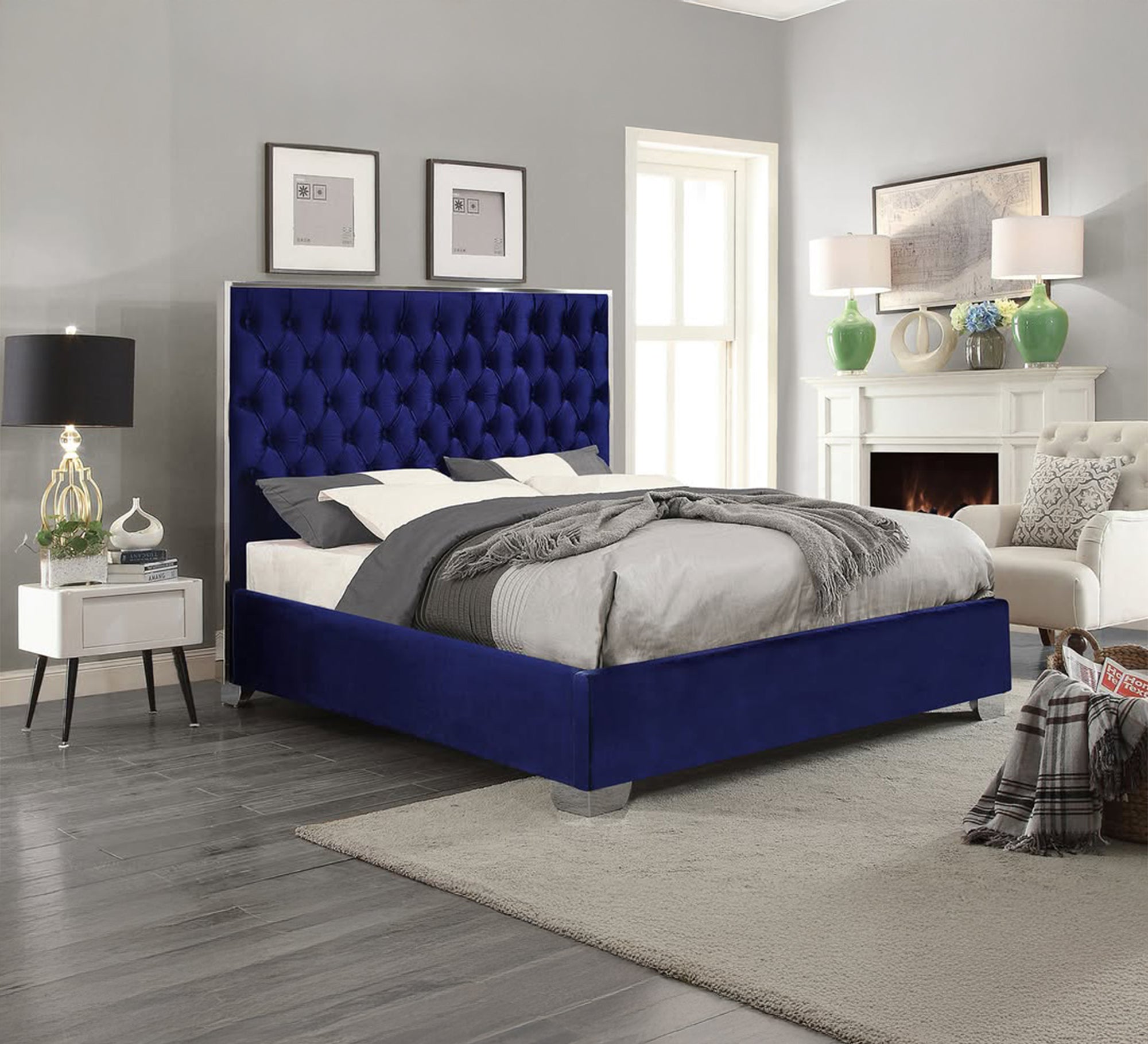 سرير أزرق مخملي بتنجيد كابتونيه بفخامة بارزة