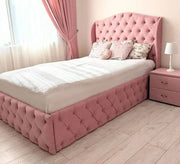 سرير وردي بتنجيد كابتونيه وسحر أنثوي