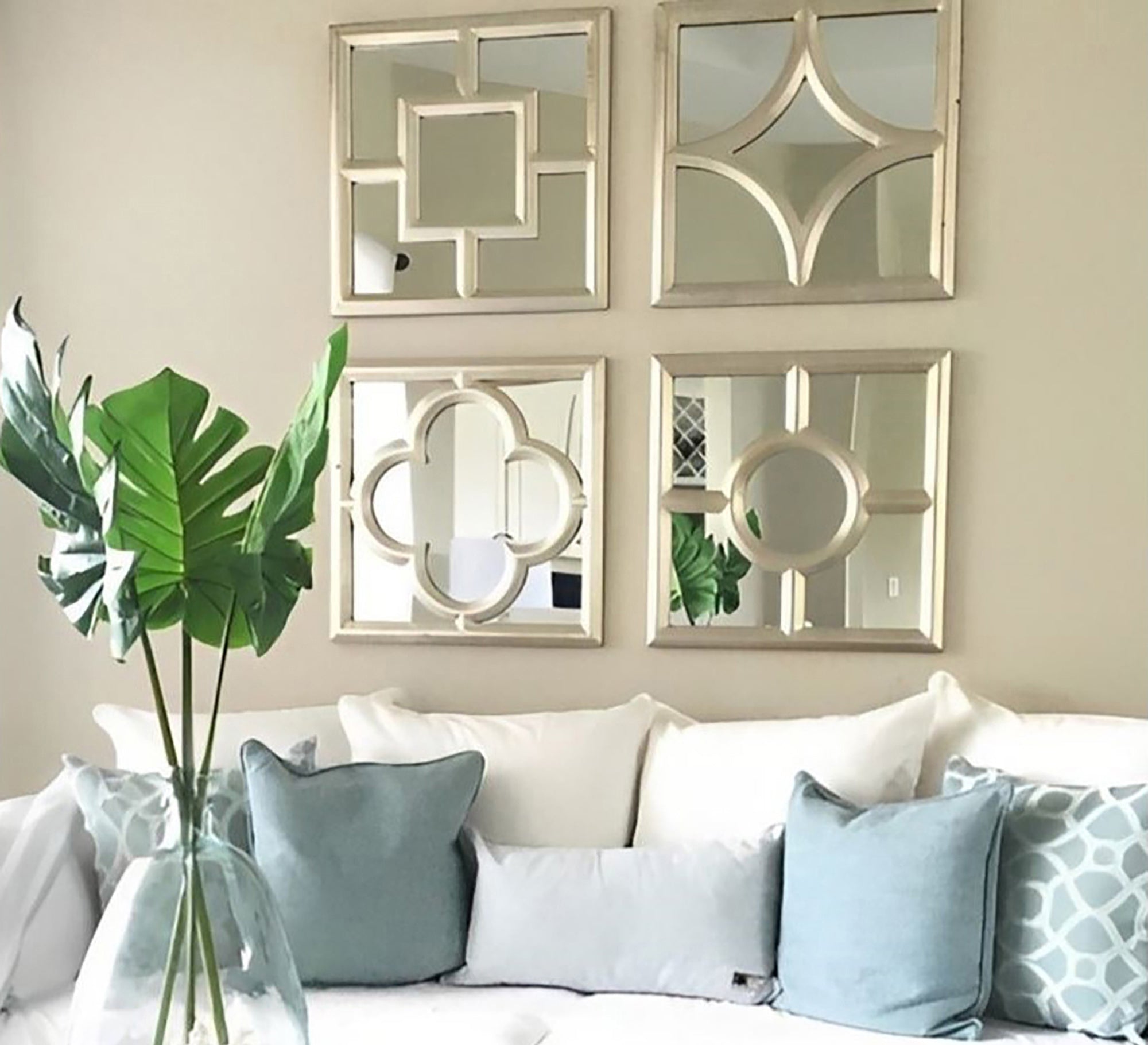 4-Piece Wall Mirrors with Elegant Wooden Frames