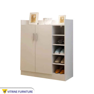 Shoe rack with open storage spaces