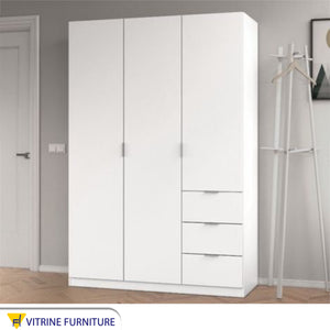 Modern White Wardrobe in Sleek & Spacious Design