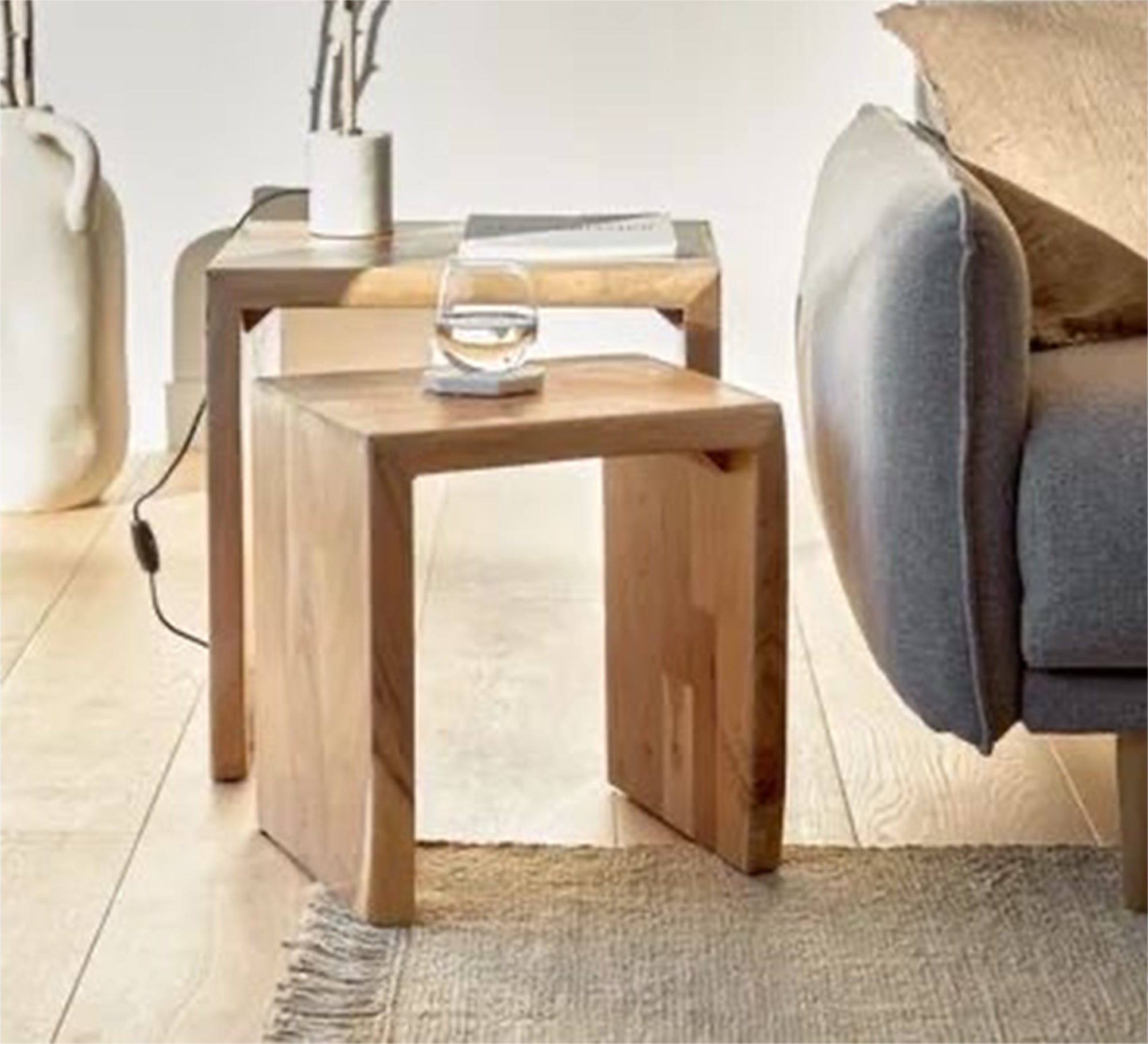 2 nested U-shaped side tables