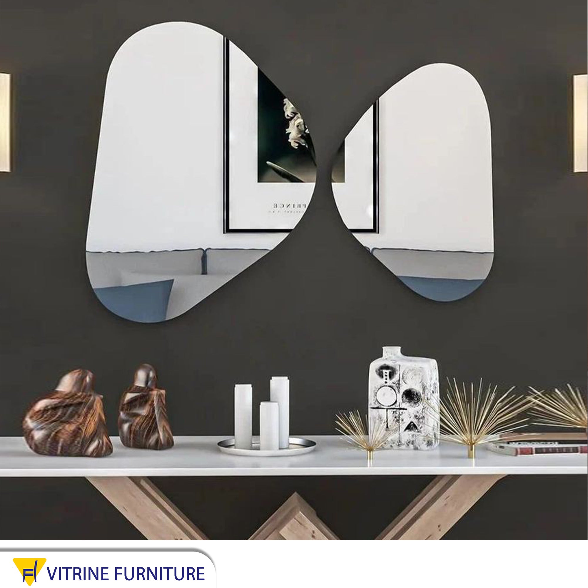Two-piece mirror for a complete shape