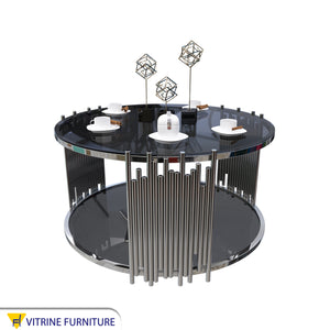 Round table with two living surfaces