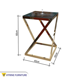 طاولة مربعة جانبية بسطح زجاج اسود