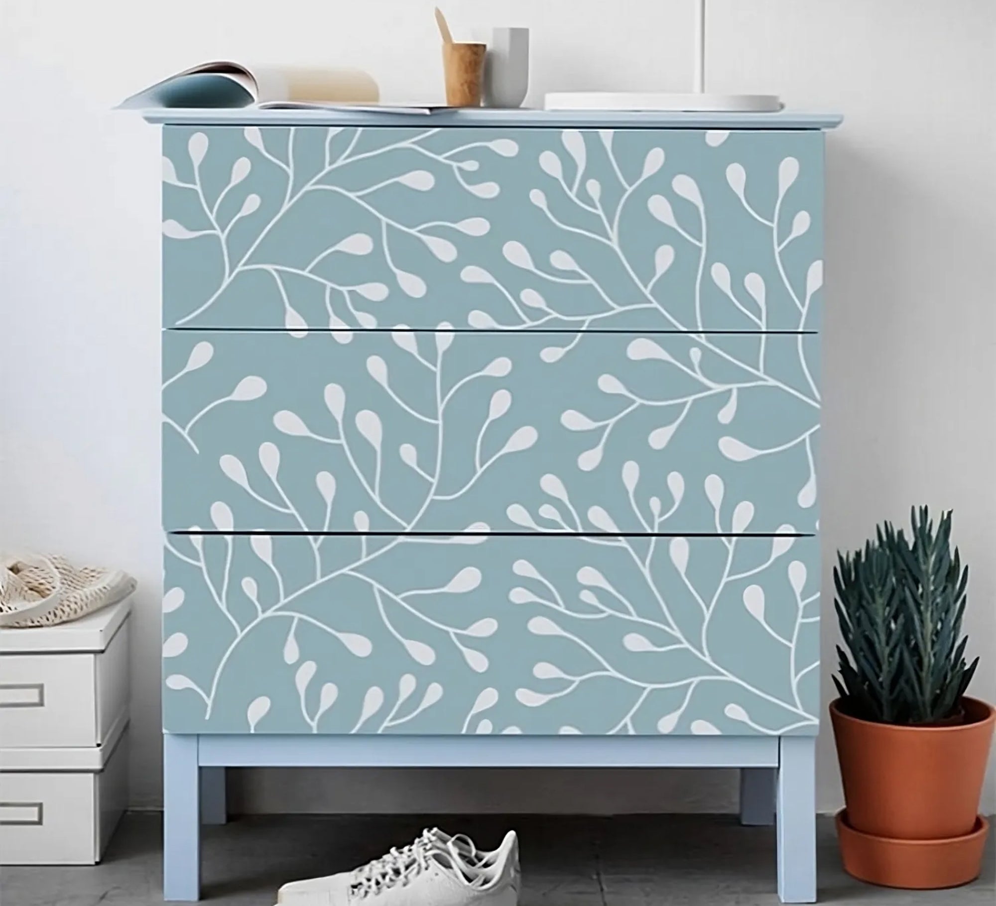 Floral chest of drawers