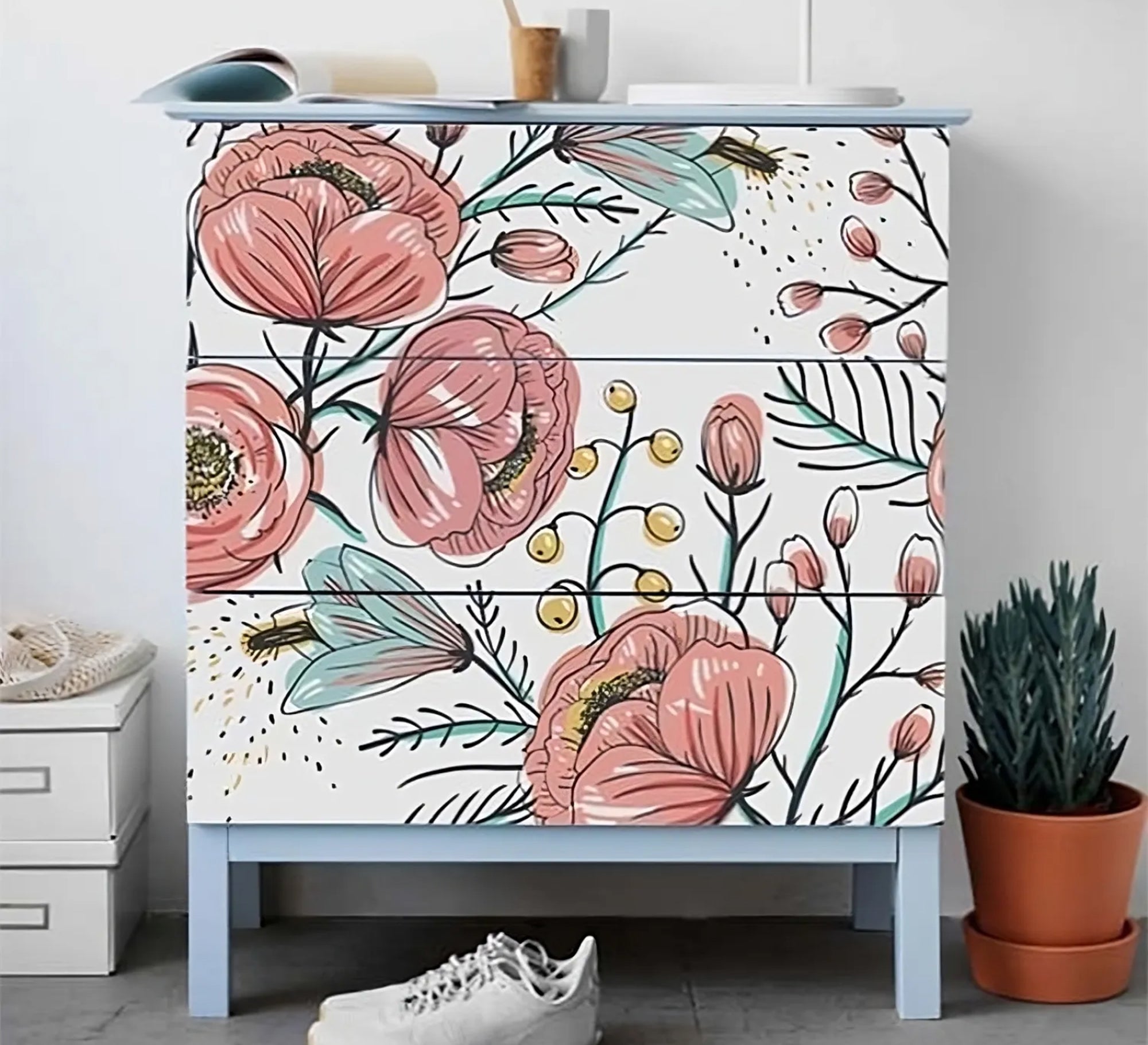 Floral chest of drawers