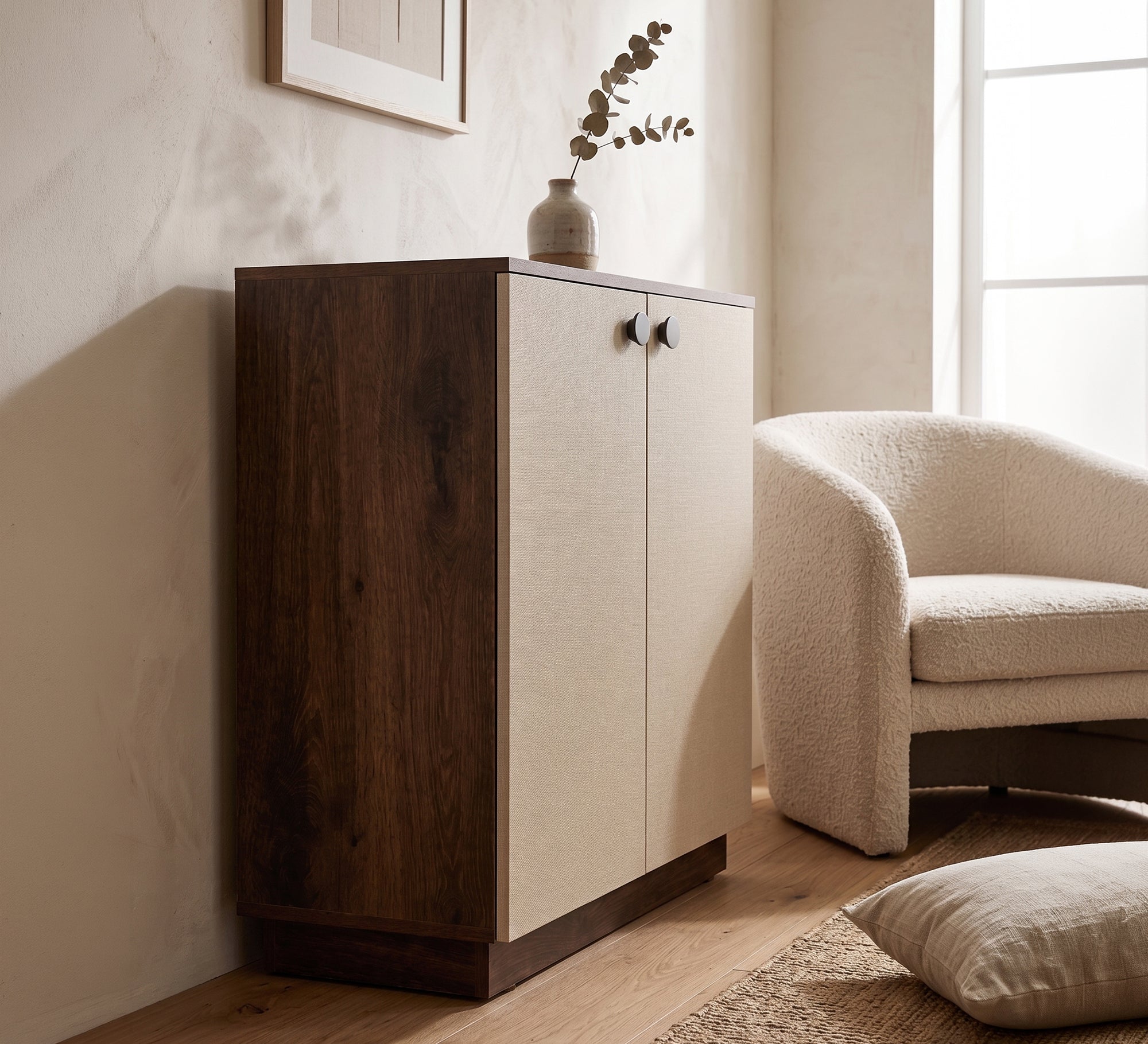 Elegant double-door shoe rack