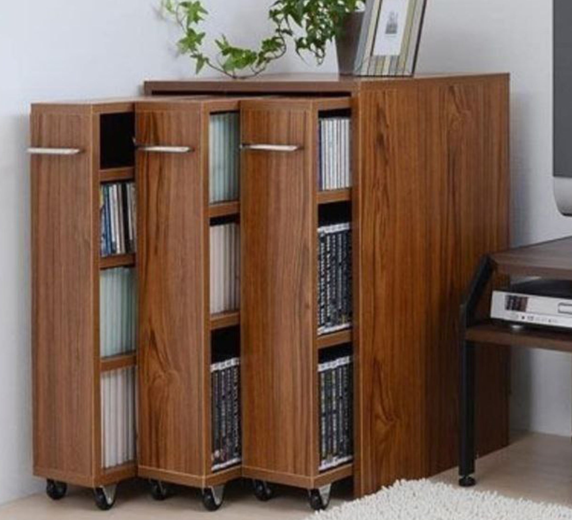 Wooden counter desk containing 3 drawers