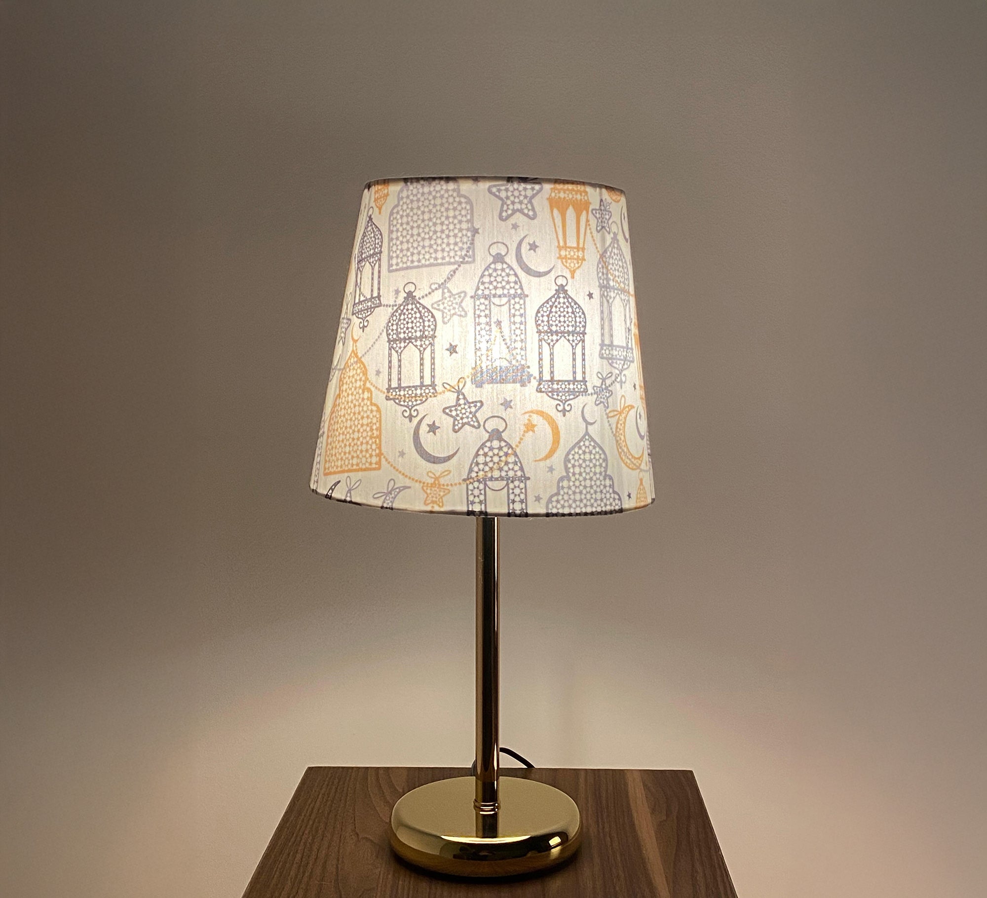 A cheerful table lamp for the Ramadan atmosphere