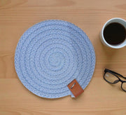 Round woven table mat