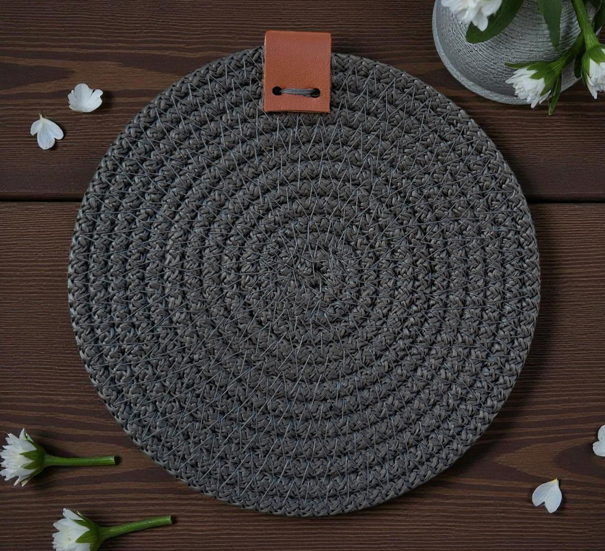 Round woven table mat