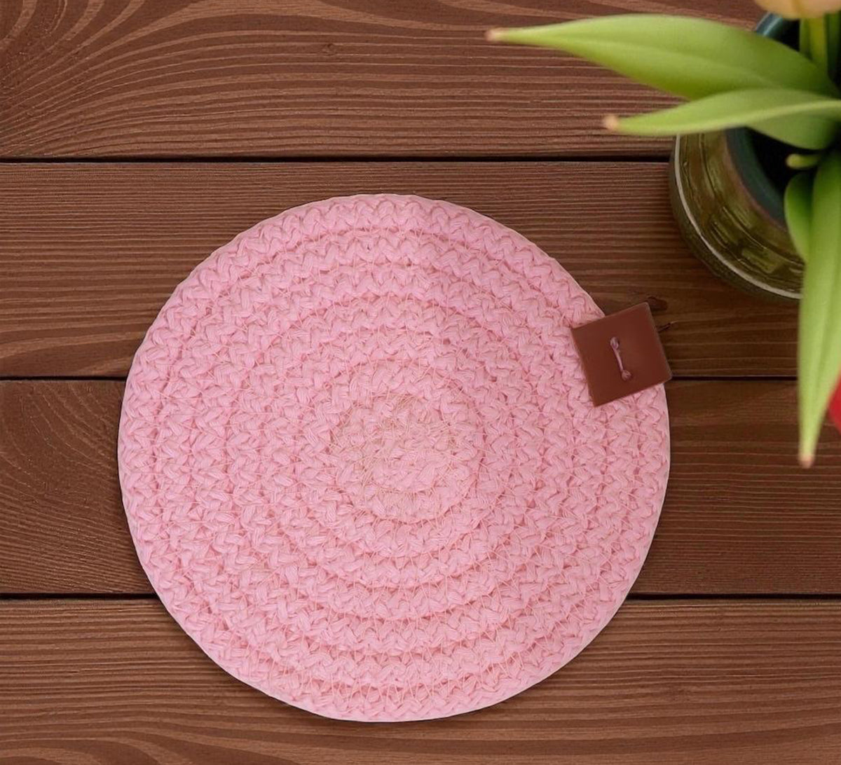 Round woven table mat