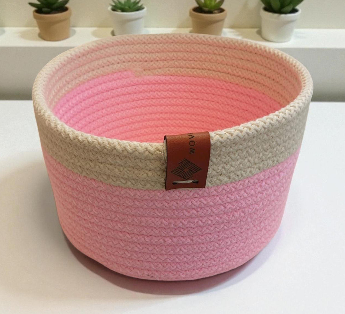 Deep round two-tone container
