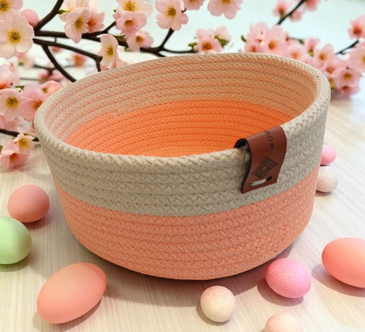 Deep round two-tone container