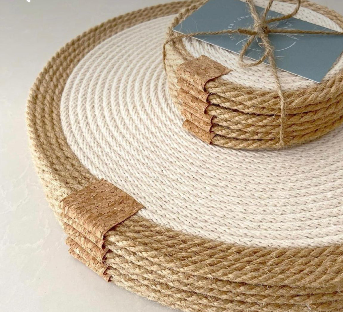 Jute bedspread set in two different sizes