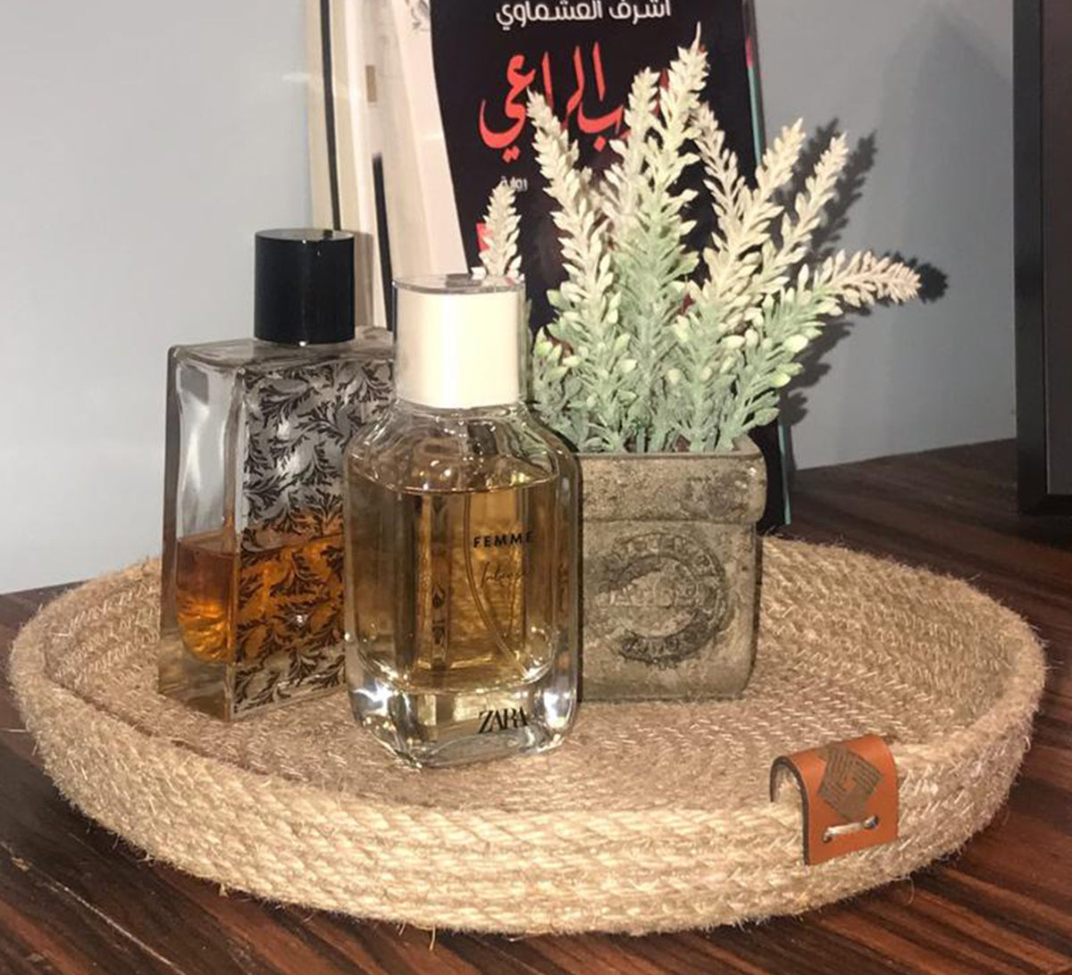 صينية جوت دائرية منخفضة لتنسيق العطور