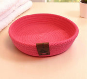 Low circular tray with a distinctive pattern