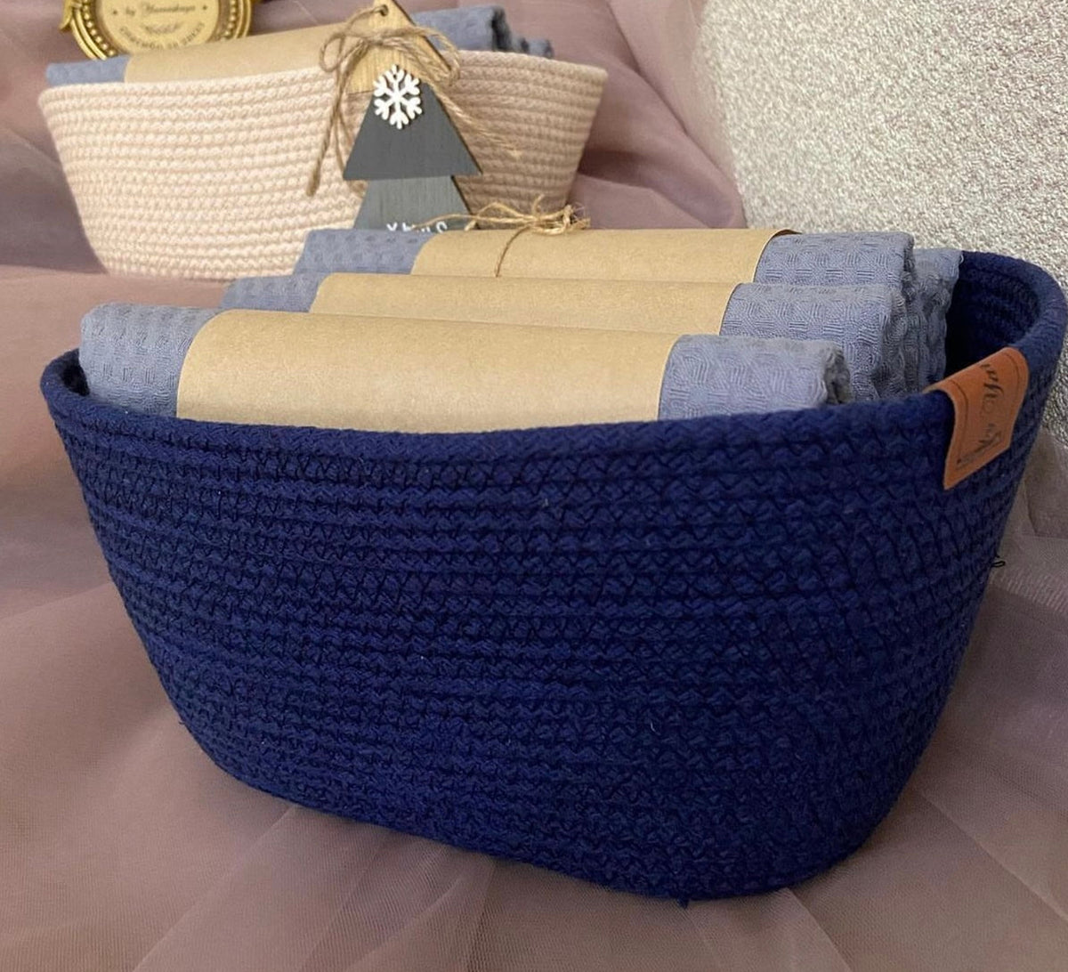 Oval bread basket with a distinctive colored rim