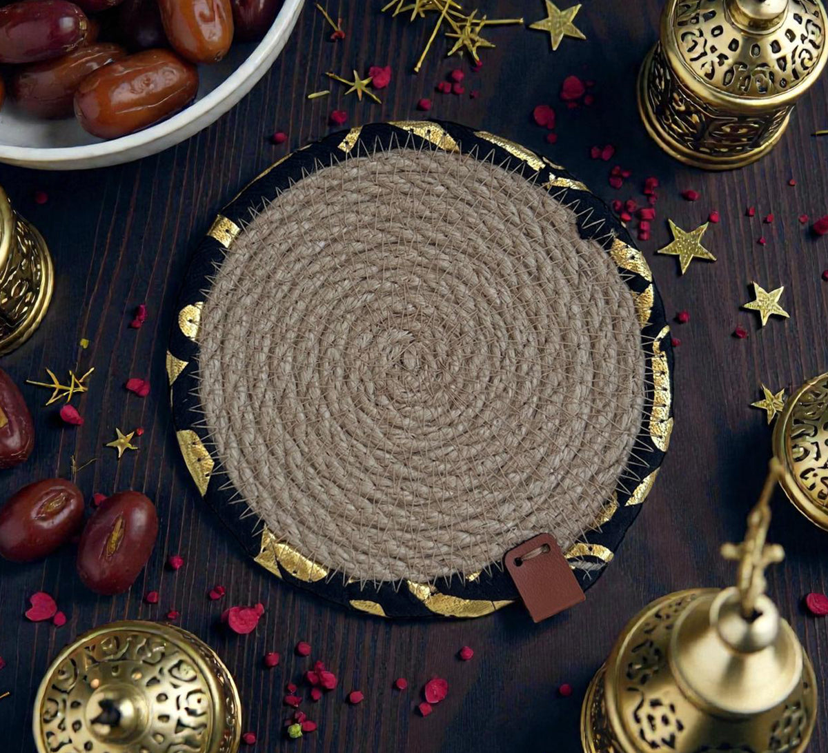 Round jute base with a gold-accented Ramadan-themed rim
