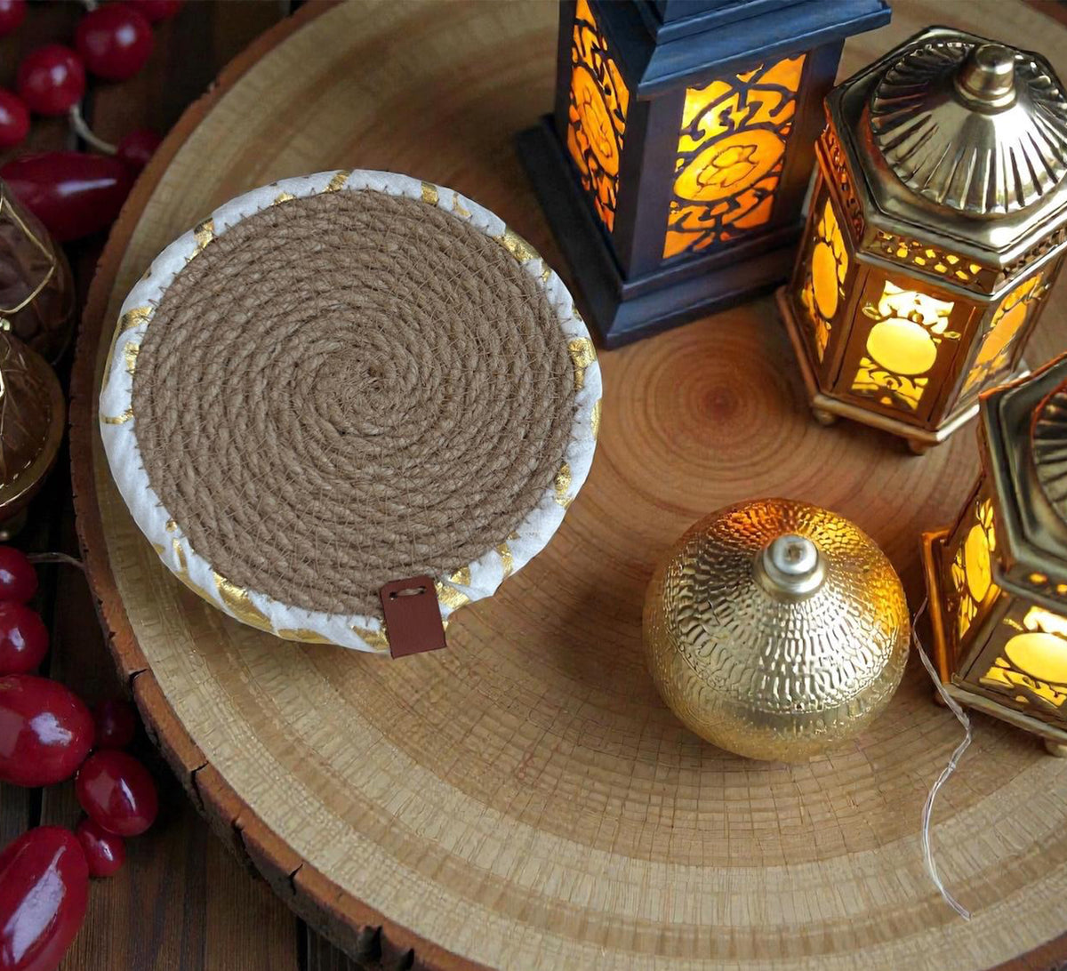 Round jute base with a gold-accented Ramadan-themed rim