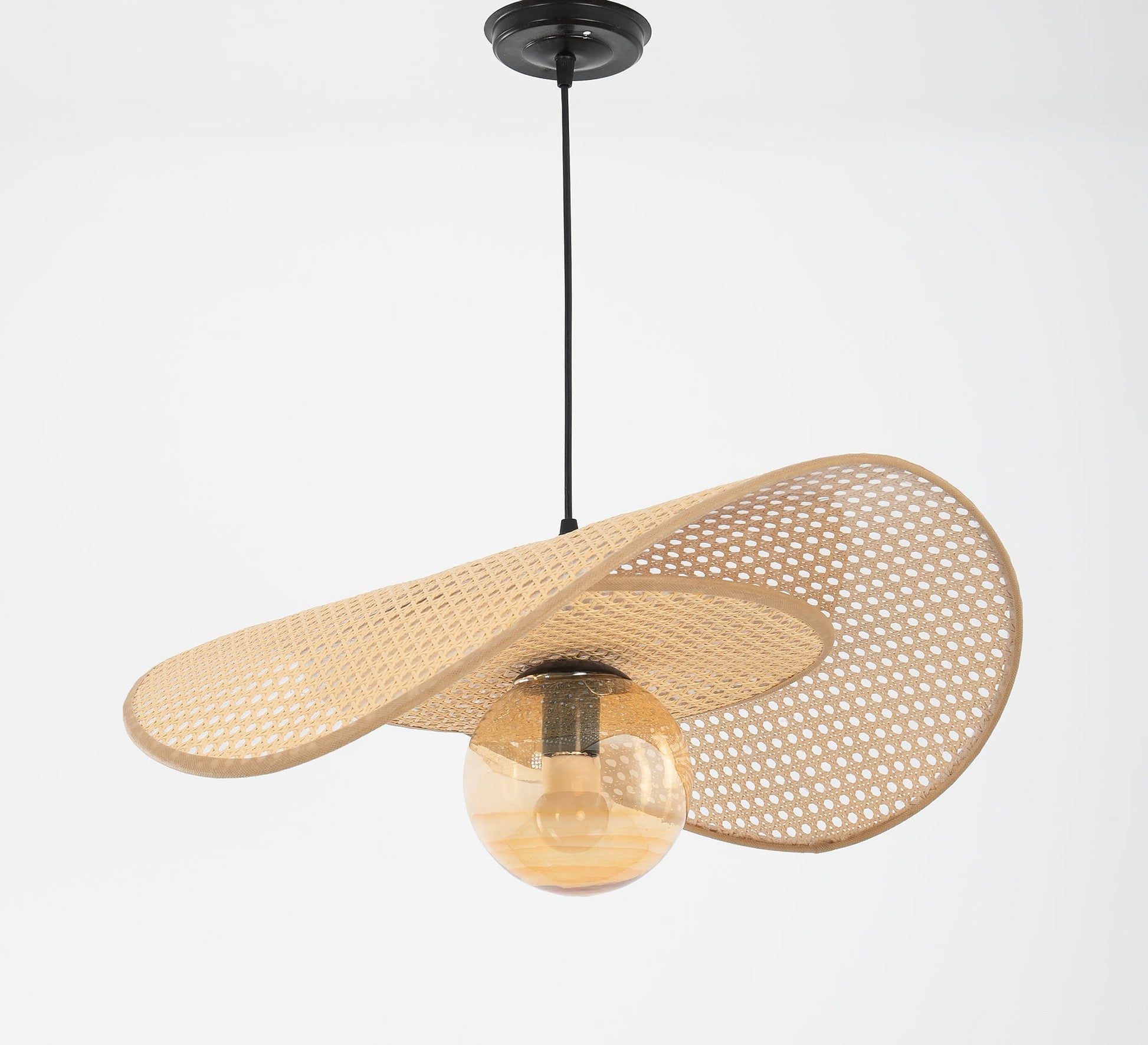 A chandelier of understated elegance - Vitrine Furniture - Ceiling lights