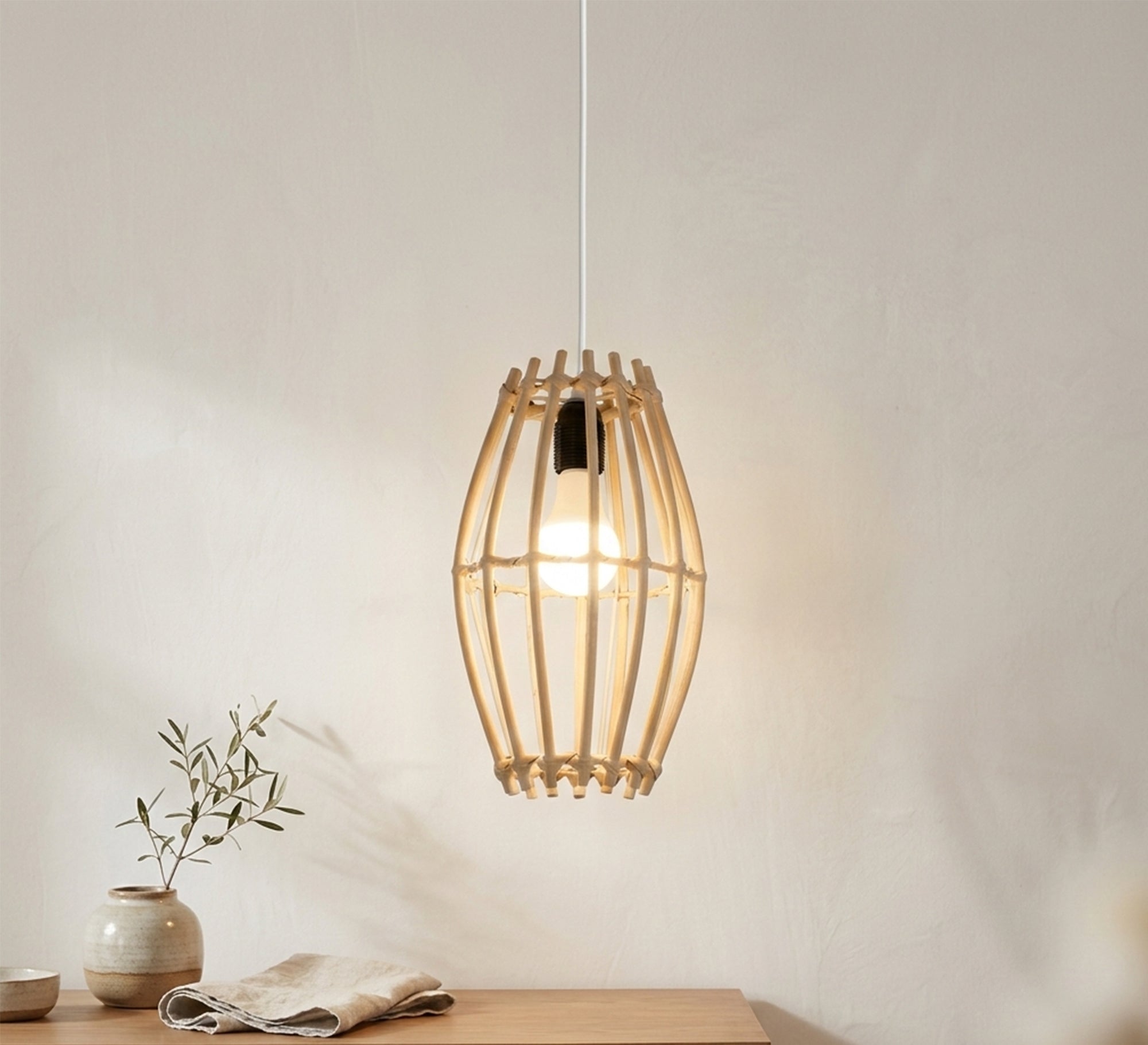 A chandelier with an innovative elongated design - Vitrine Furniture - Ceiling lights