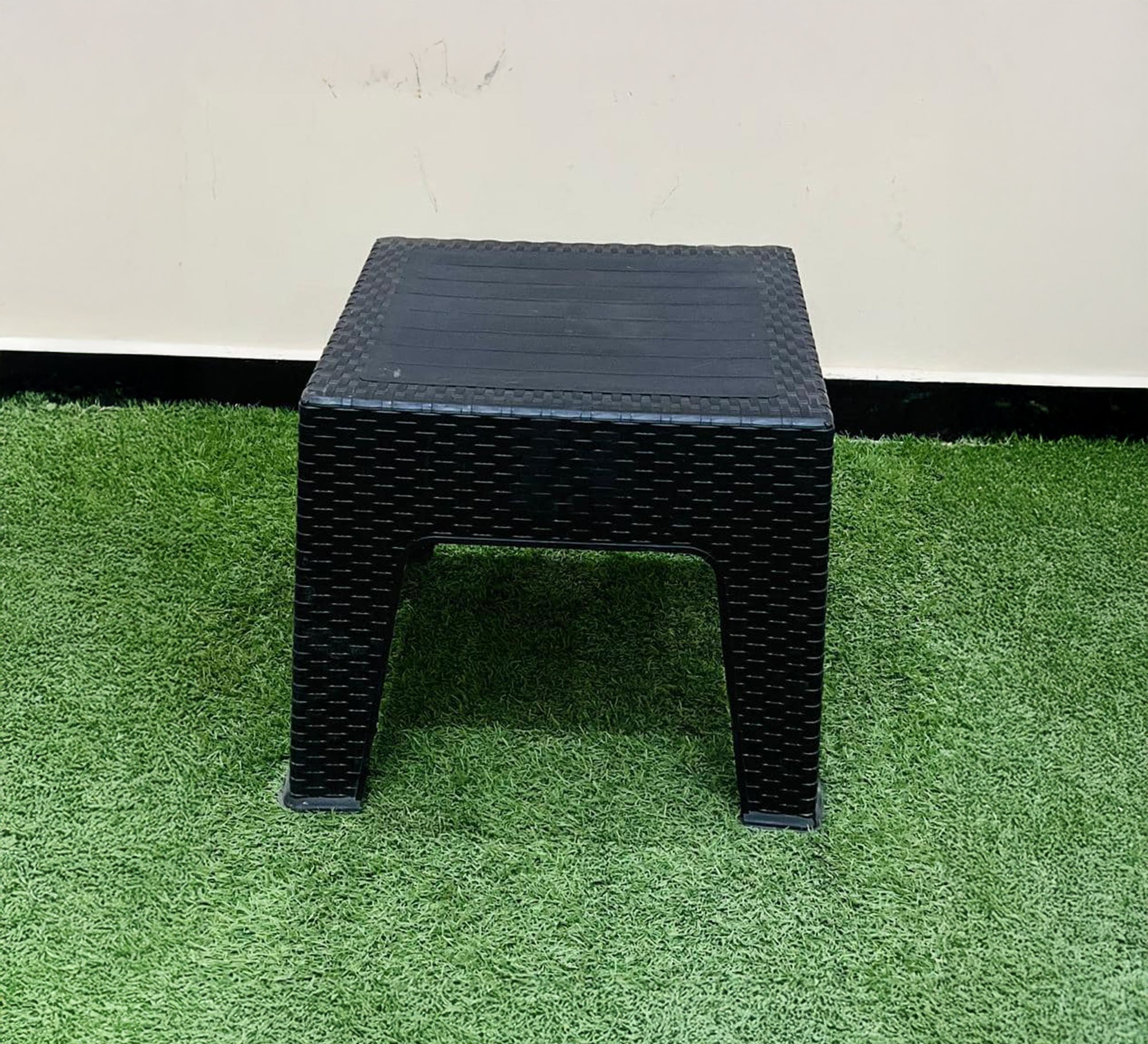 A comfortable and practical black patio set - Vitrine Furniture - Outdoor Products