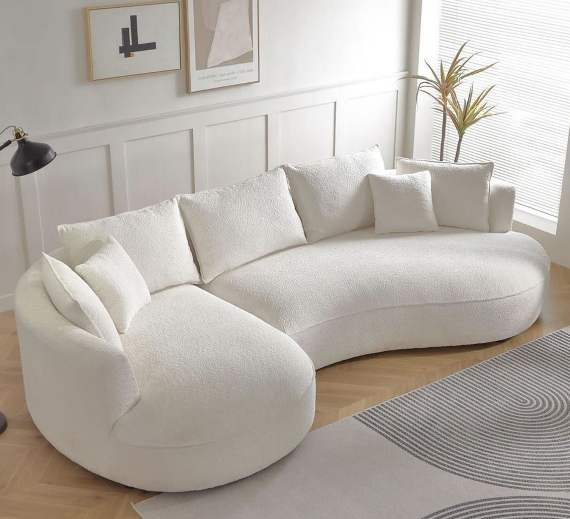 A corner with curved exterior lines - Vitrine Furniture - Furniture