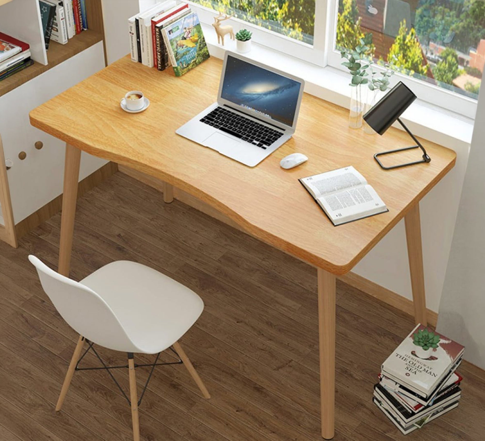 A distinctive office with a simple design. - Vitrine Furniture - Desks