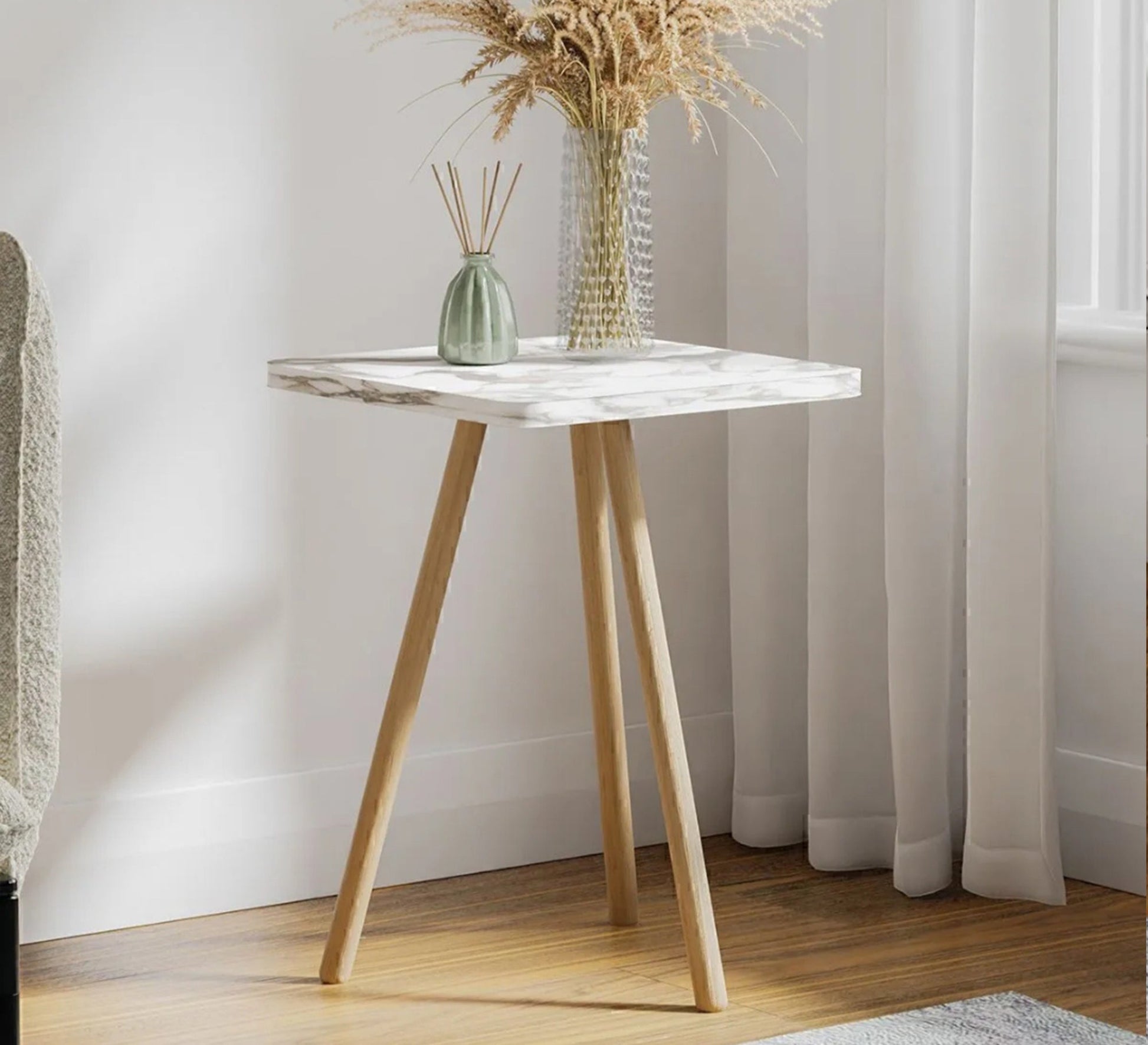 A distinctive square side table with a beautiful design - Vitrine Furniture - Side Tables