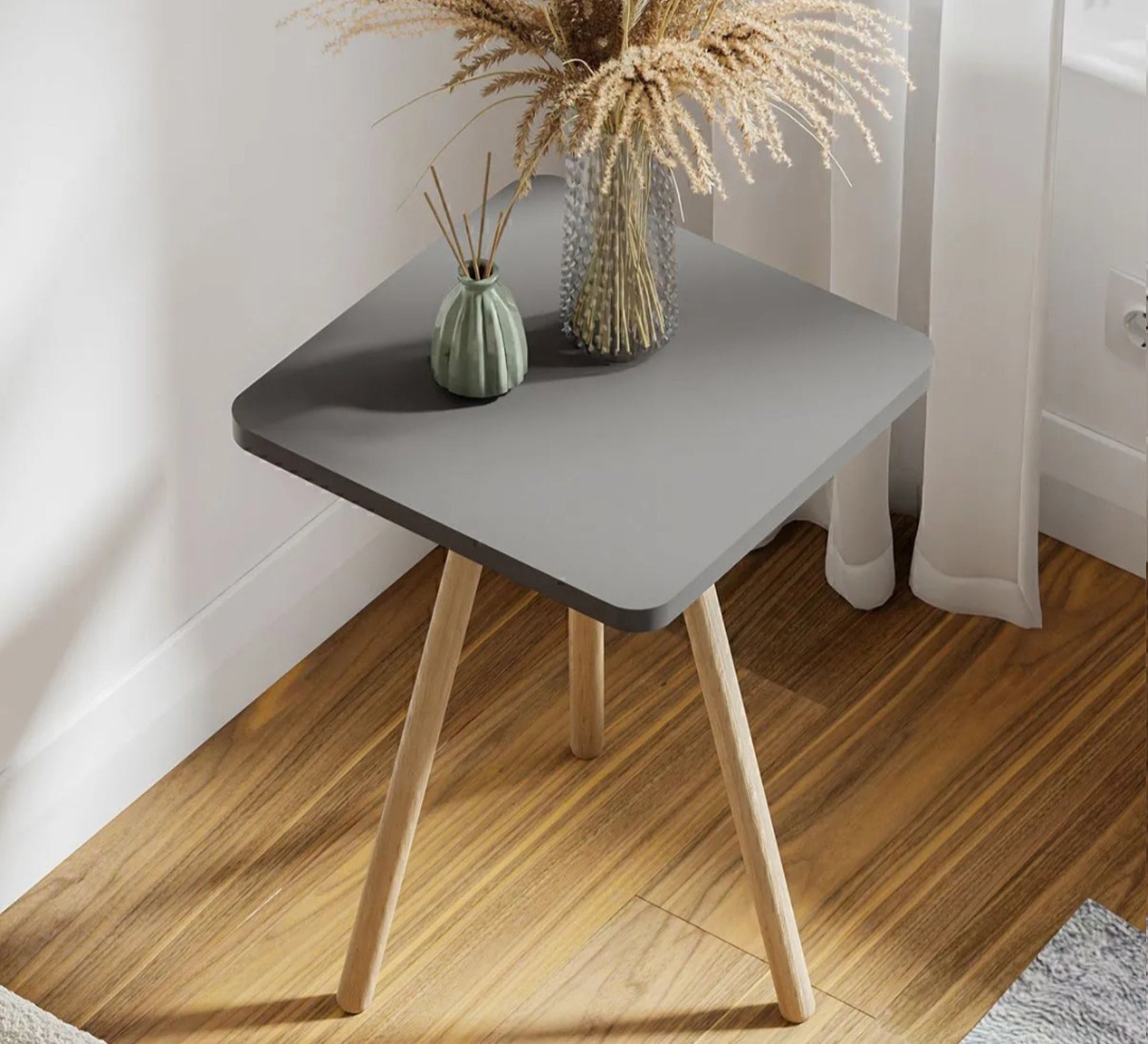 A distinctive square side table with a beautiful design - Vitrine Furniture - Side Tables