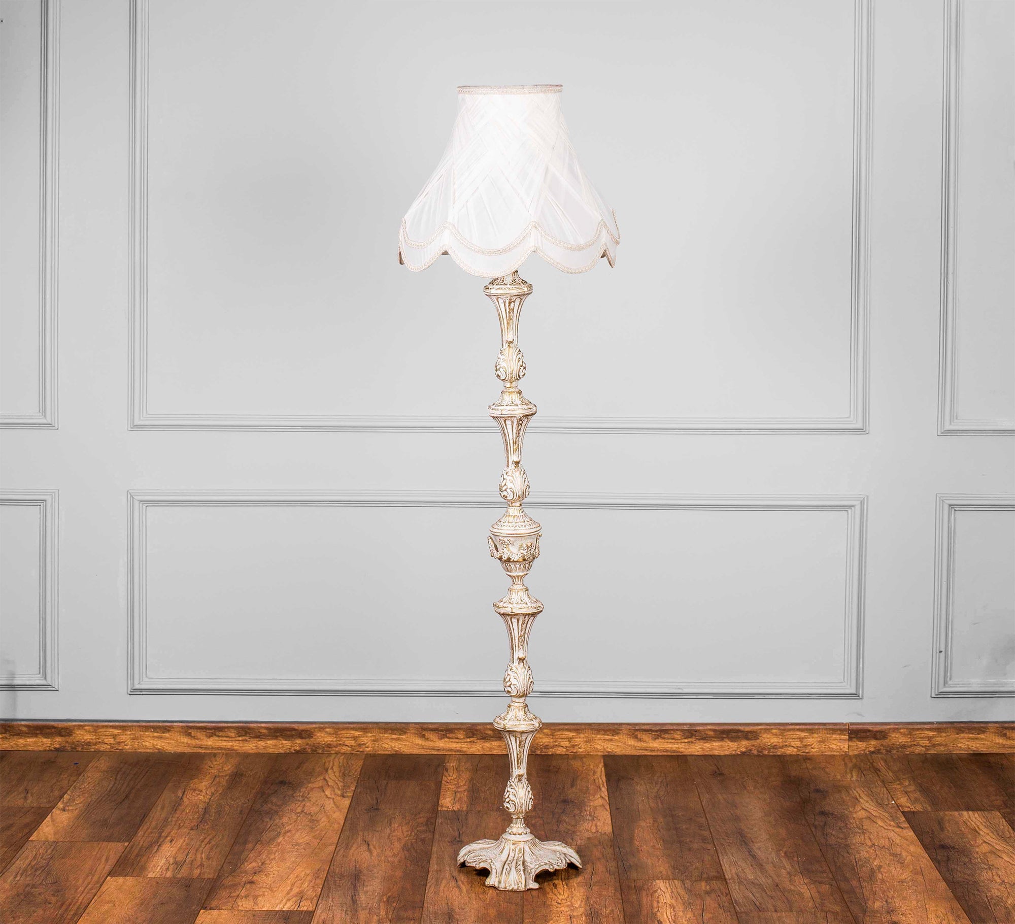 A floor lamp that reflects your refined taste - Vitrine Furniture - Lighting