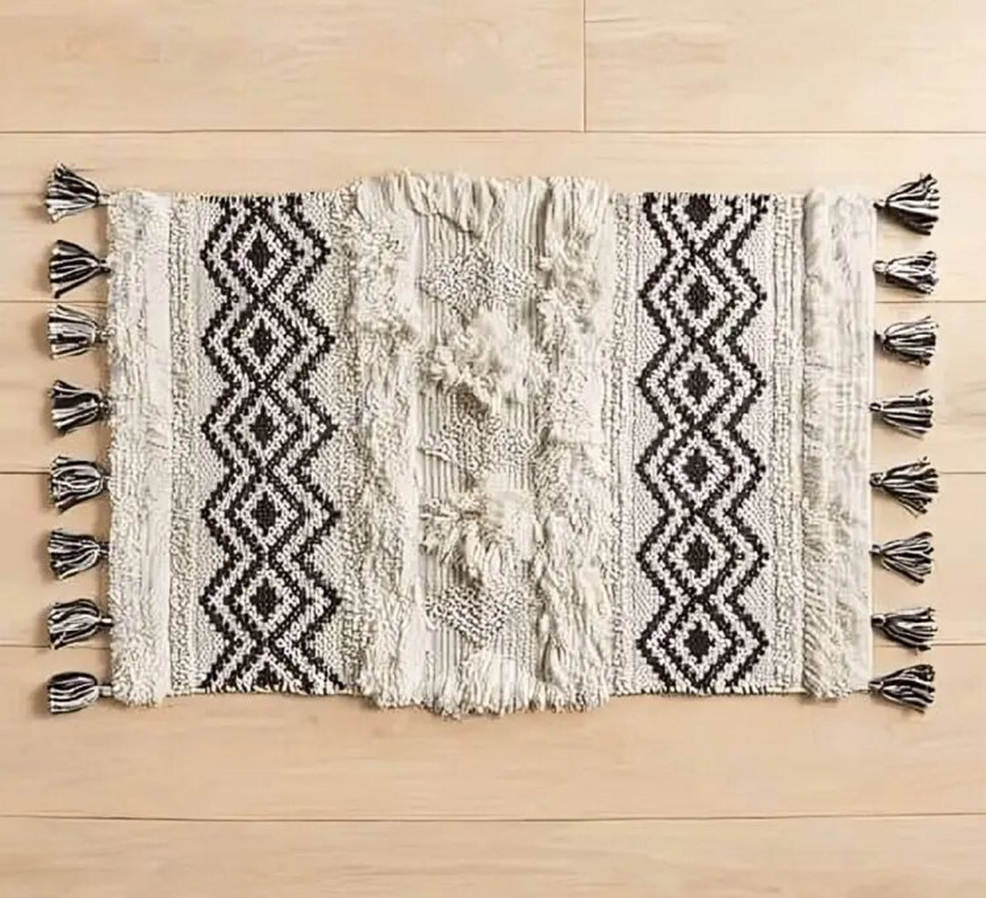 A floor rug for all decorating styles - Vitrine Furniture - Accessories